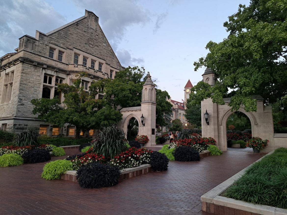 az indiana university egyik fobejarata